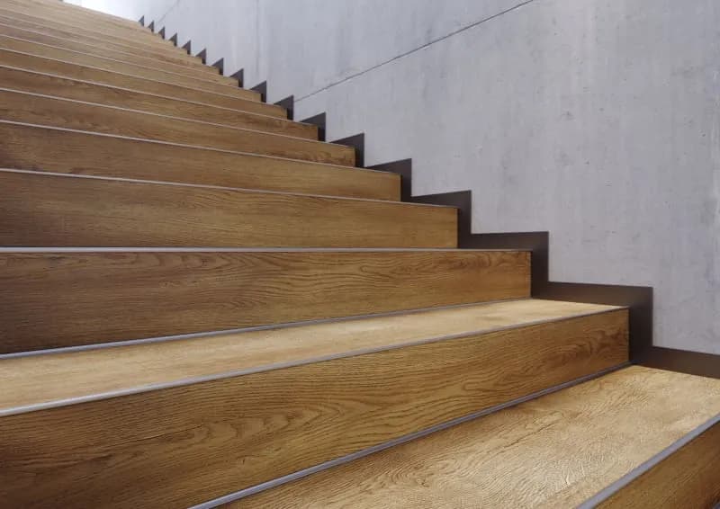 Jak wykonać schody z paneli podłogowych - uniknij najczęstszych błędów