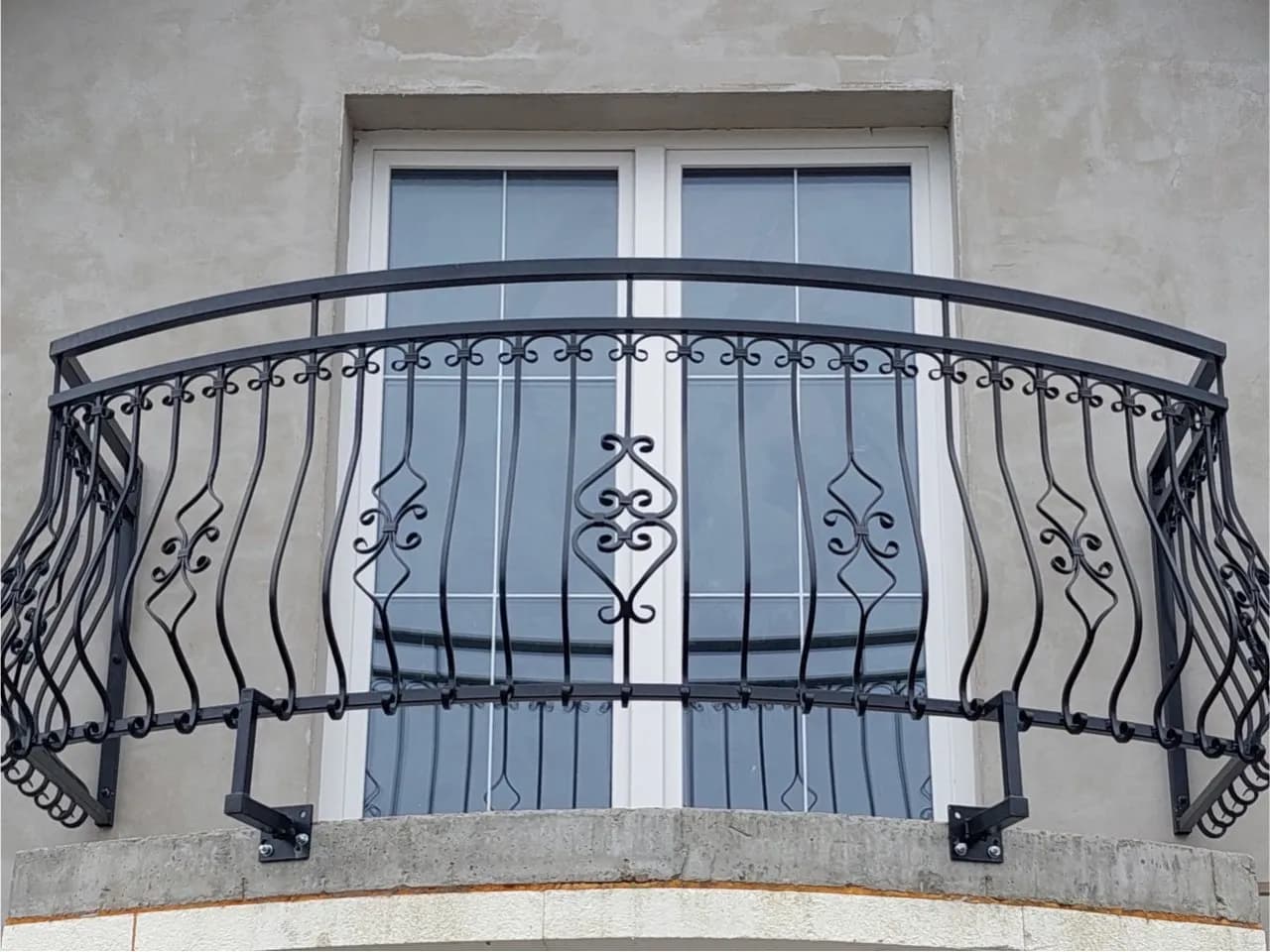 Ile kosztuje balustrada na balkon? Sprawdź ceny i materiały