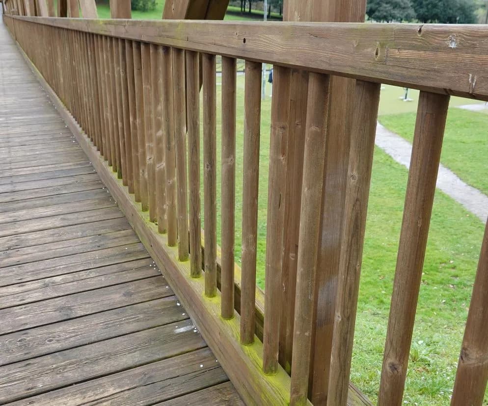 Jak zrobić balustradę drewnianą - krok po kroku bez błędów i kosztów