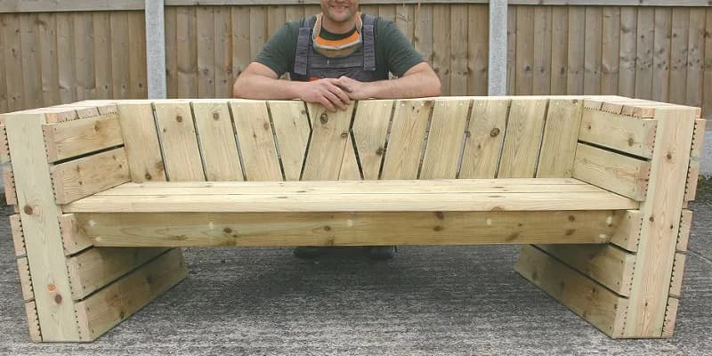 Jak zrobić ławkę na taras - proste kroki i najlepsze materiały