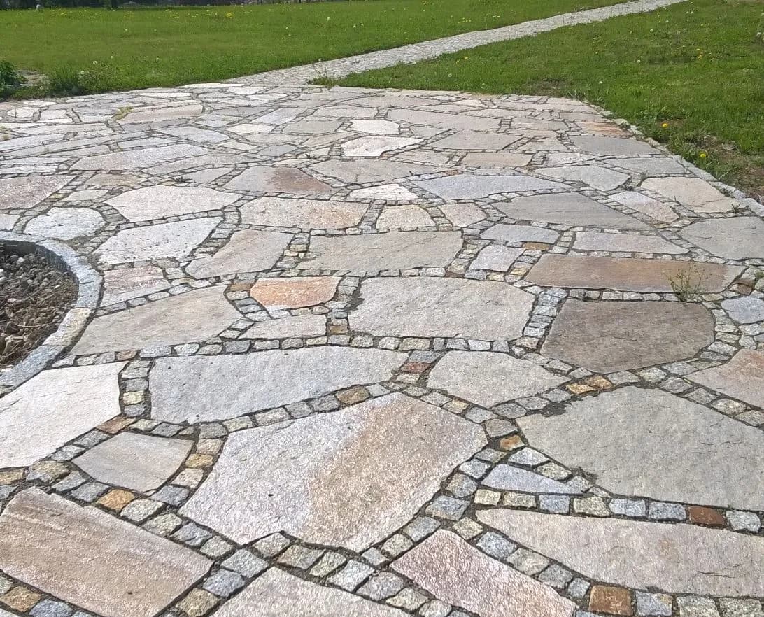 Jak zrobić podjazd z kamienia - krok po kroku bez błędów