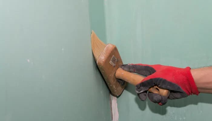 Grunt po szpachlowaniu czy przed – kluczowe informacje, które musisz znać